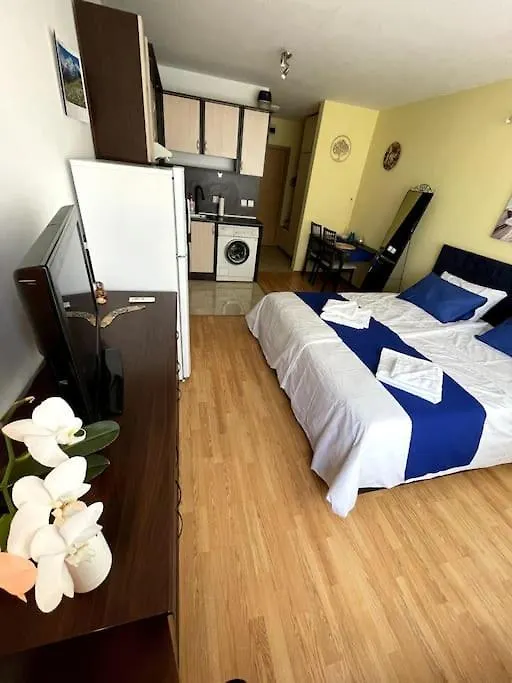 Apartment Blue Orchid Studio Near Airport & Free Parking Sofia