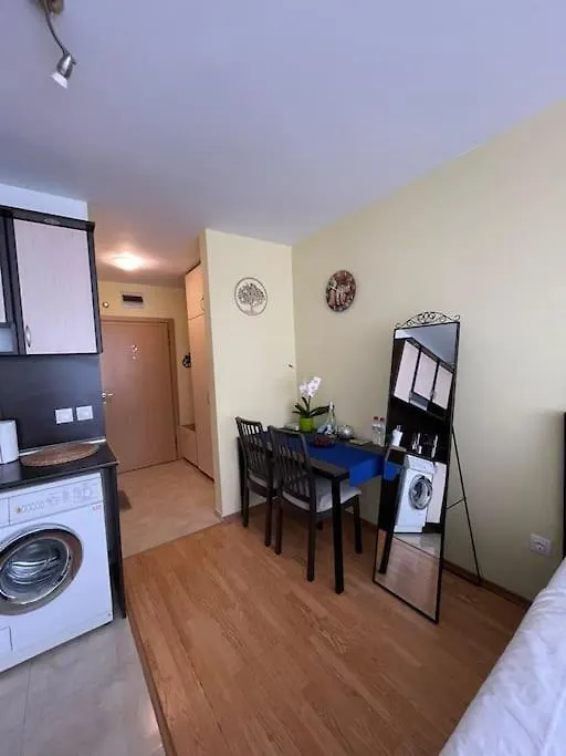 Blue Orchid Studio Near Airport & Free Parking Sofia